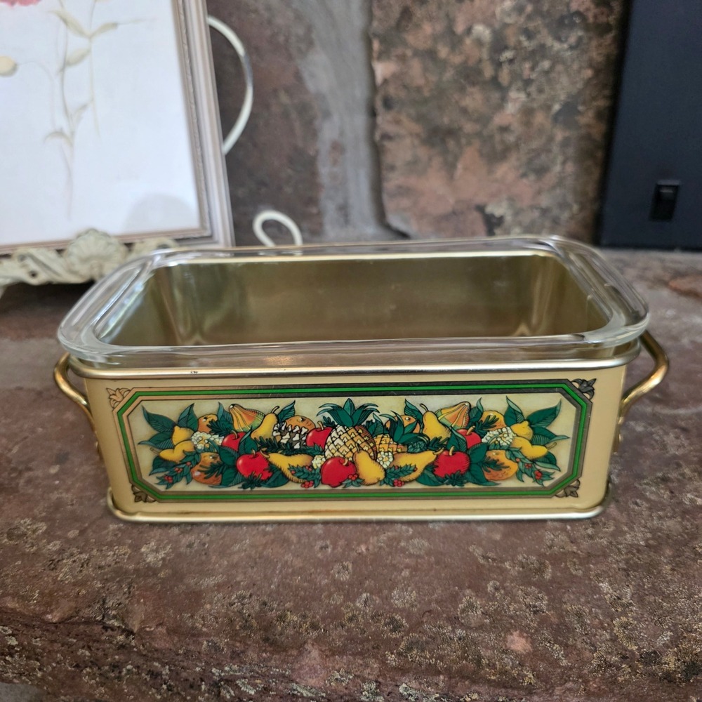 Vintage 1981 Teleflora Fruit Tin Carrier with Pyrex 213 1.5qt Glass Loaf Pan
